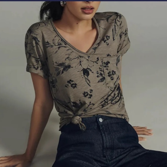 T.la by ANTHROPOLOGIE The Lars Classic Tee - Picture 2 of 8